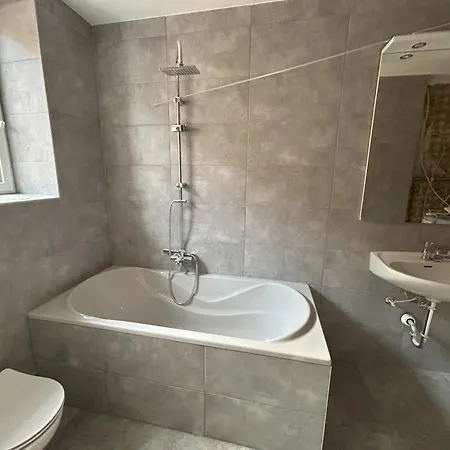 Zentrum - Gemeinschaftshaus & Garten Apartment Helmstedt