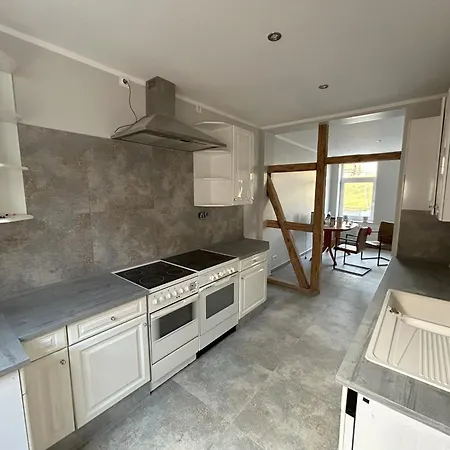 Zentrum - Gemeinschaftshaus & Garten アパート ヘルムシュテット