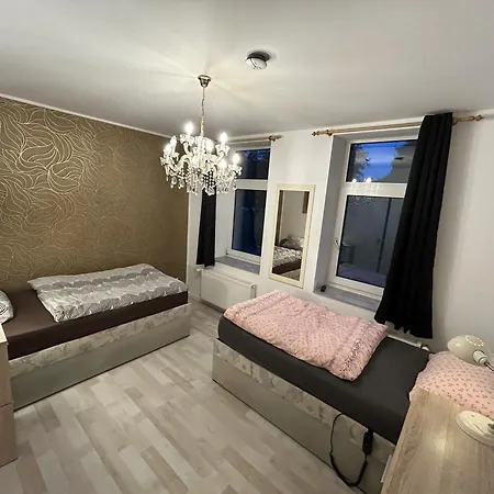 Zentrum - Gemeinschaftshaus & Garten *