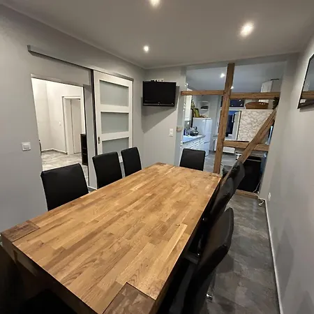 アパート Zentrum - Gemeinschaftshaus & Garten ヘルムシュテット