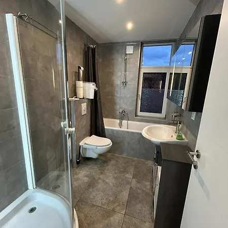 Zentrum - Gemeinschaftshaus & Garten アパート ヘルムシュテット