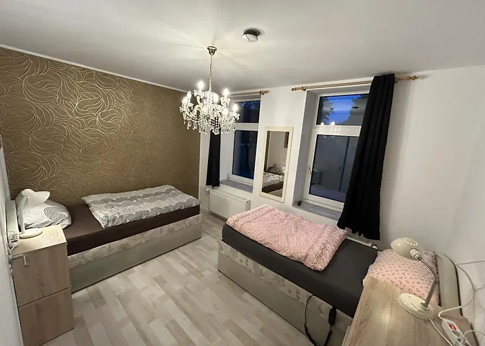 Zentrum - Gemeinschaftshaus & Garten *